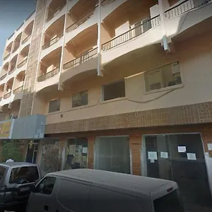 بيت شباب Deira Partition